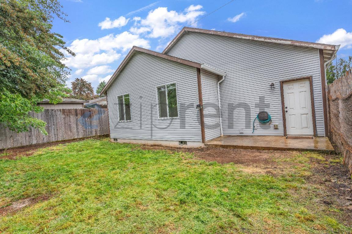 House for rent at 4451 SE 117th Ave, Portland, OR 97266