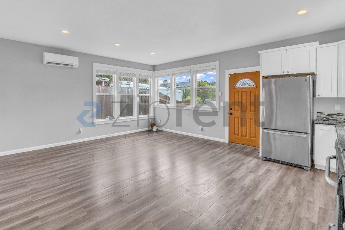 House for rent at 4451 SE 117th Ave, Portland, OR 97266