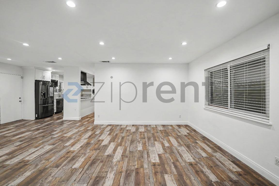 House for rent at 1231 W 87th St, Los Angeles, CA 90044