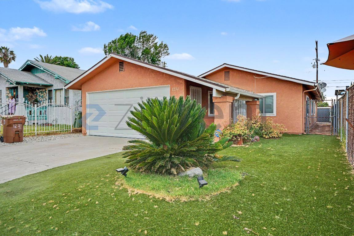 House for rent at 1231 W 87th St, Los Angeles, CA 90044