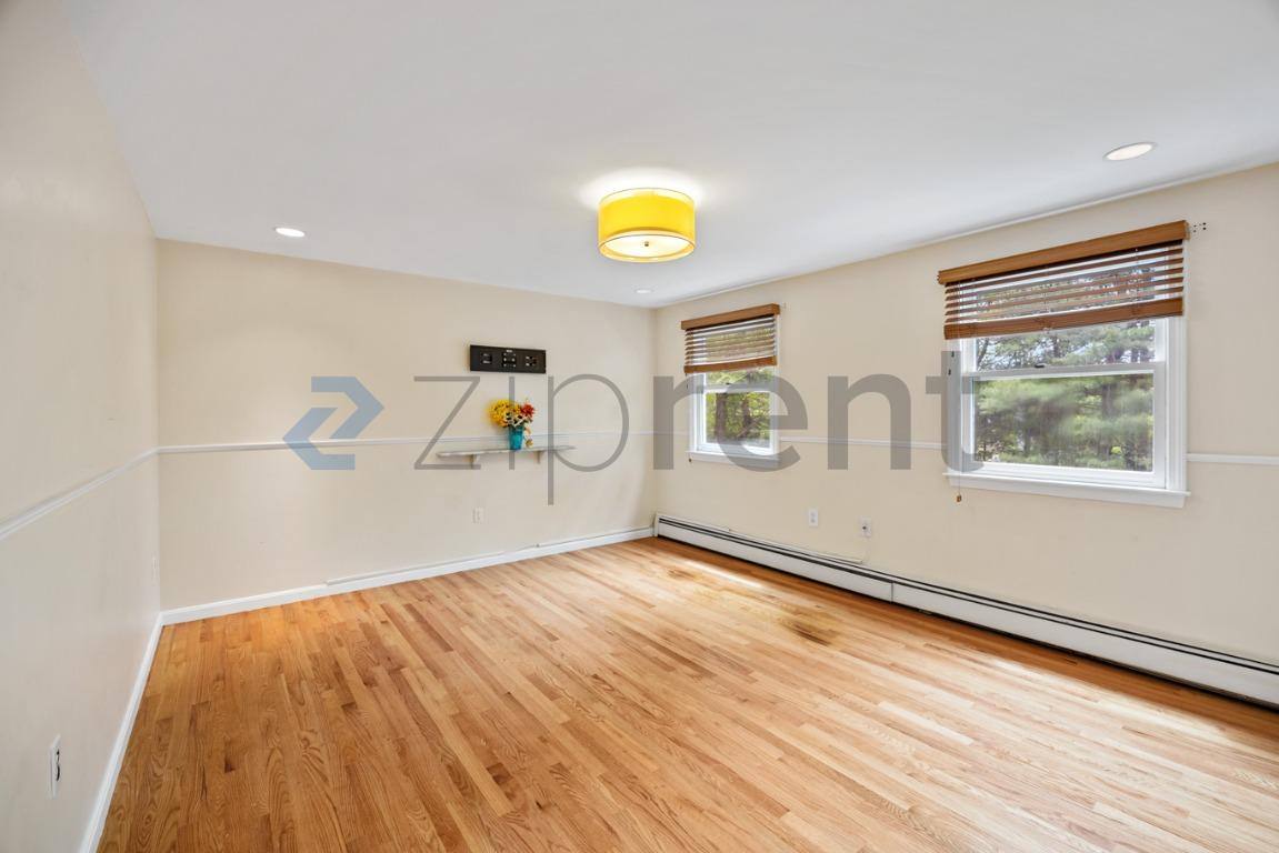 House for rent at 174 Fox Hill Rd, Burlington, MA 01803