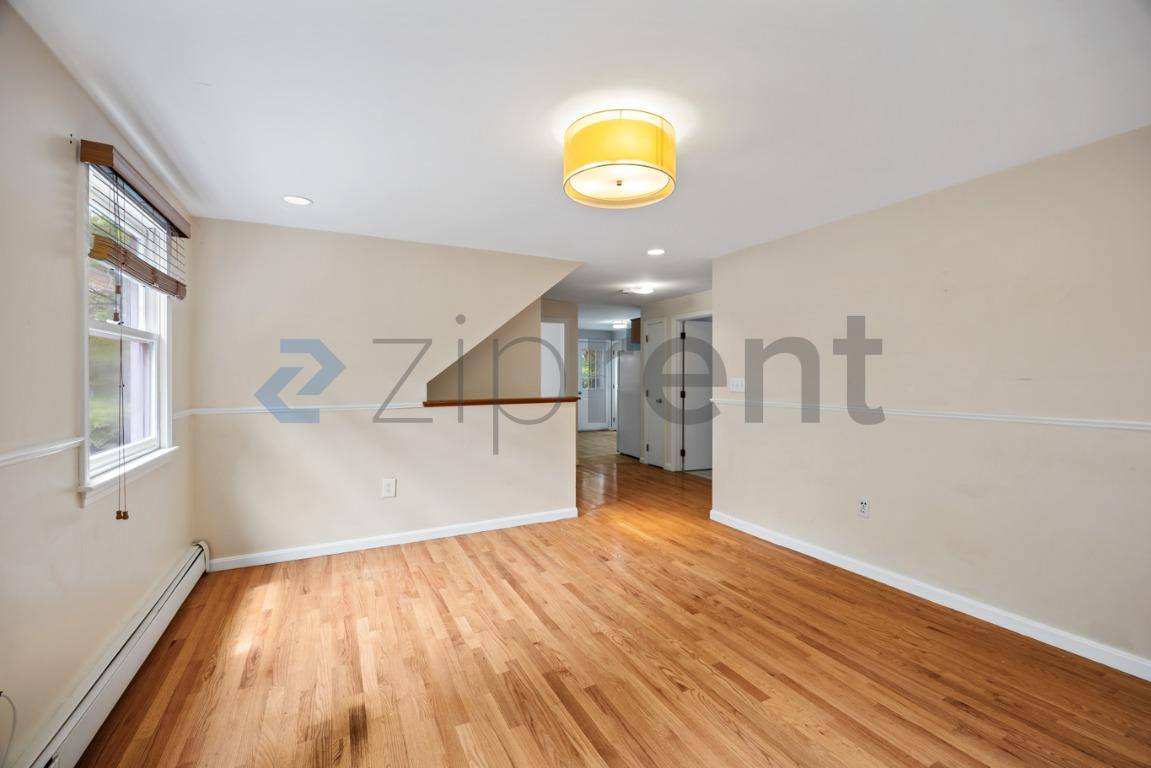 House for rent at 174 Fox Hill Rd, Burlington, MA 01803