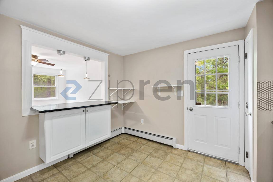 House for rent at 174 Fox Hill Rd, Burlington, MA 01803