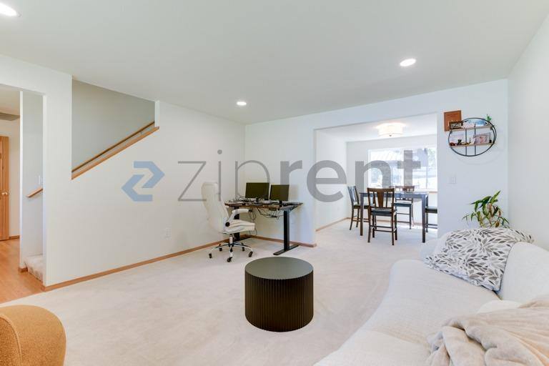 House for rent at 8835 SE 36th St, Mercer Island, WA 98040