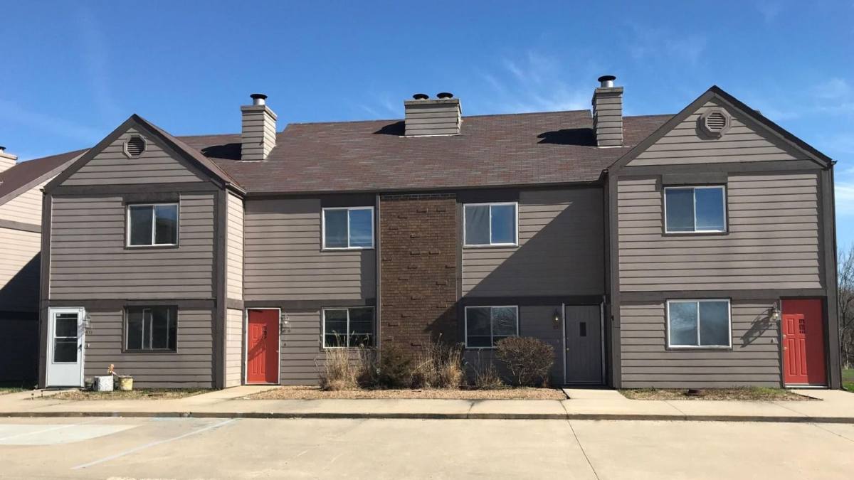 Condo for rent at 1001 Riverview Dr, Emporia, KS 66801