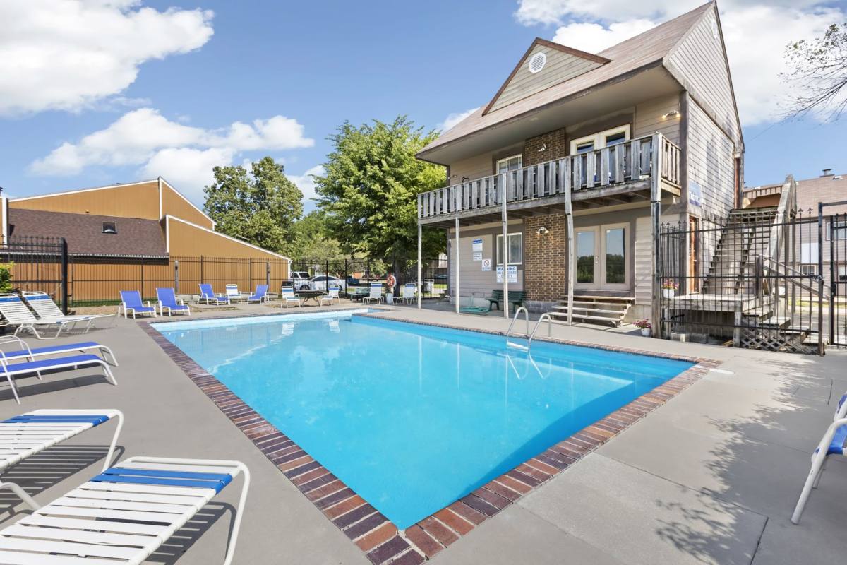 Condo for rent at 1001 Riverview Dr, Emporia, KS 66801