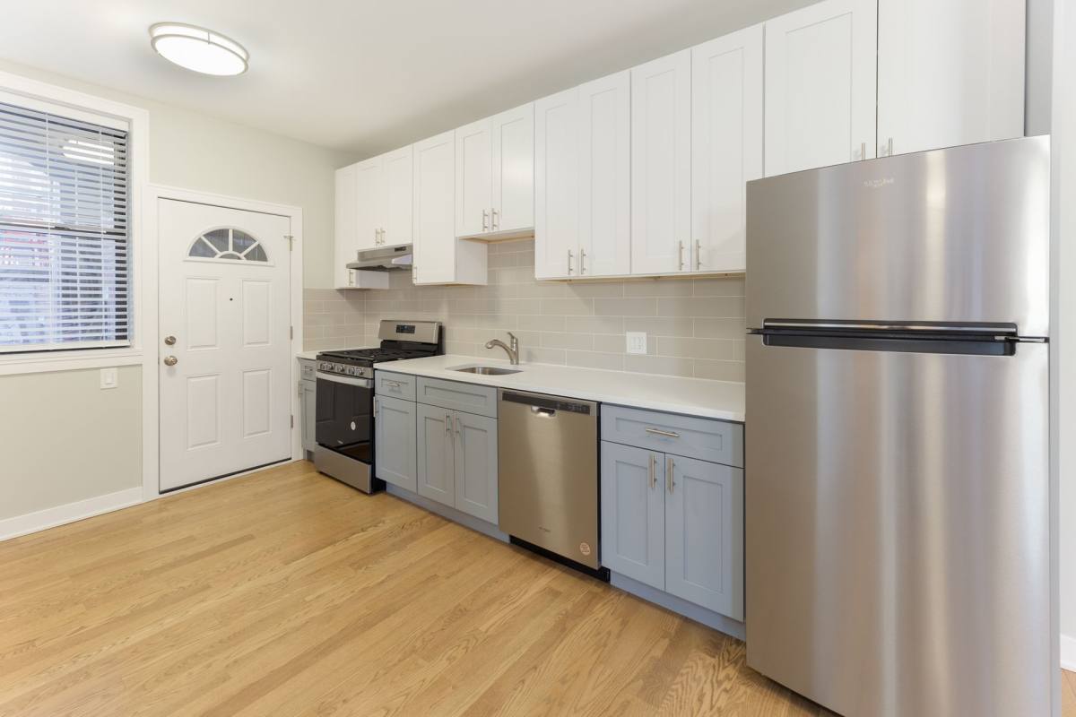 Apartment for rent at 2876 N Clark St, Chicago, IL 60657