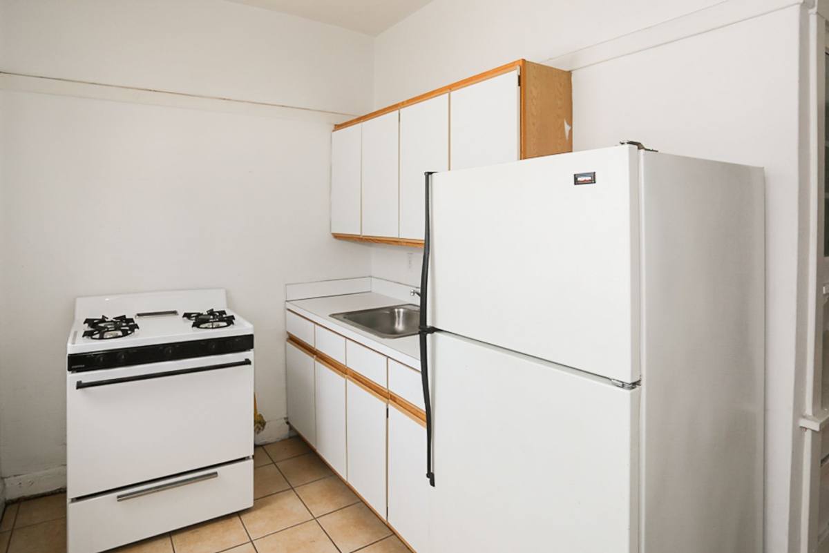 Apartment for rent at 2876 N Clark St, Chicago, IL 60657