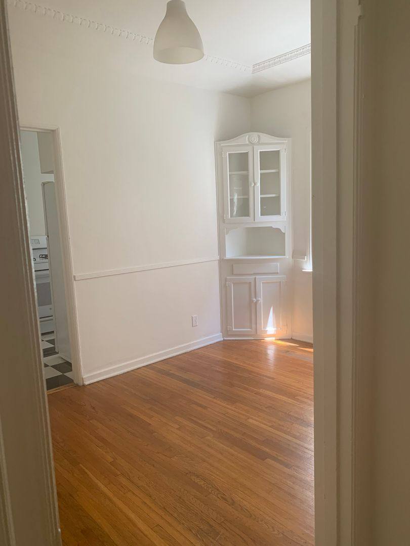 Apartment for rent at 200 S Martel Ave, Los Angeles, CA 90036