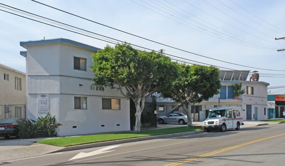 Apartment for rent at 10300 National Blvd, Los Angeles, CA 90034