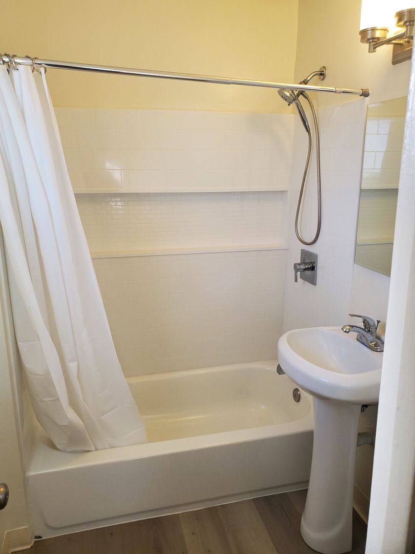 Apartment for rent at 10300 National Blvd, Los Angeles, CA 90034