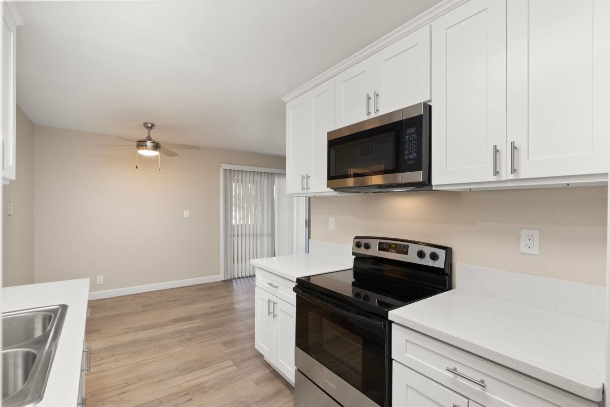 Apartment for rent at 8112 Magnolia Ave, Riverside, CA 92504