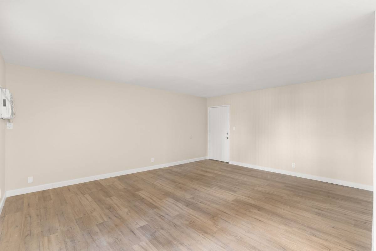 Apartment for rent at 8112 Magnolia Ave, Riverside, CA 92504