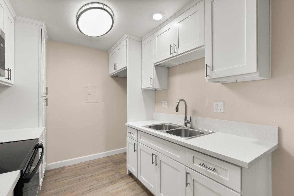 Apartment for rent at 8112 Magnolia Ave, Riverside, CA 92504