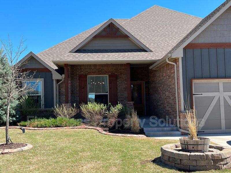House for rent at 3116 Drake Crest Dr, Edmond, OK 73034