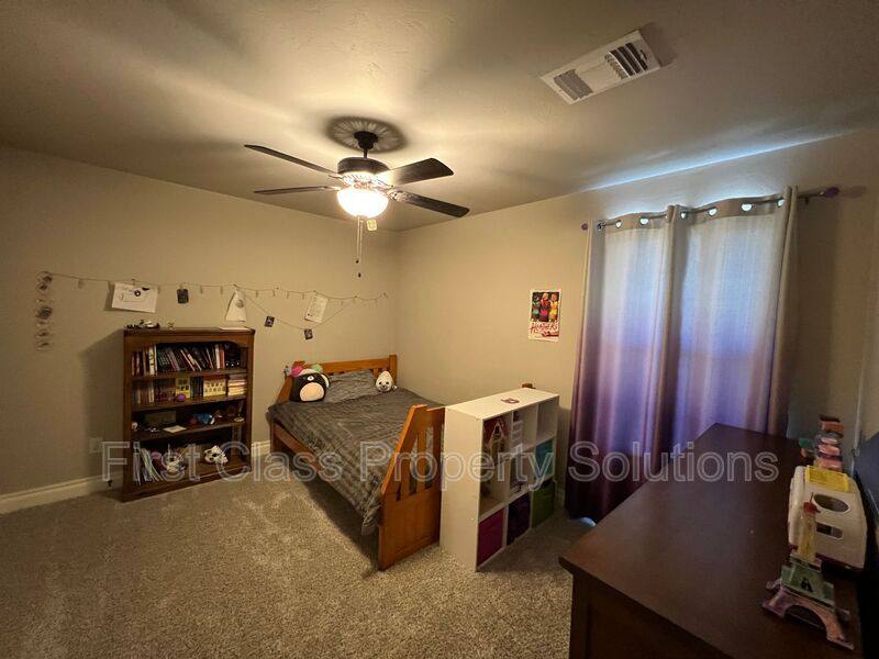 House for rent at 3116 Drake Crest Dr, Edmond, OK 73034