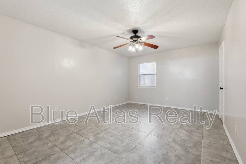 House for rent at 711 Penn Place, Cedar Hill, TX 75104