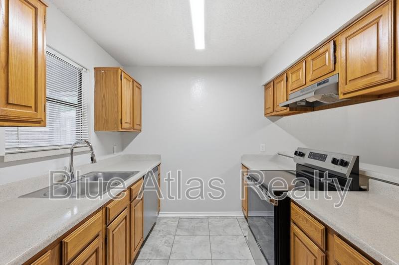 House for rent at 711 Penn Place, Cedar Hill, TX 75104