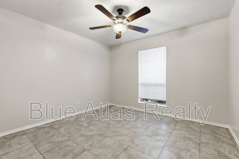 House for rent at 711 Penn Place, Cedar Hill, TX 75104