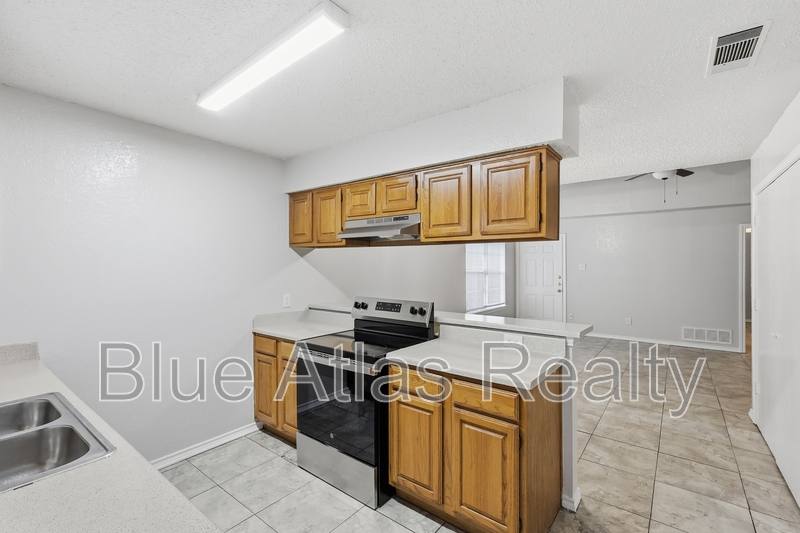 House for rent at 711 Penn Place, Cedar Hill, TX 75104