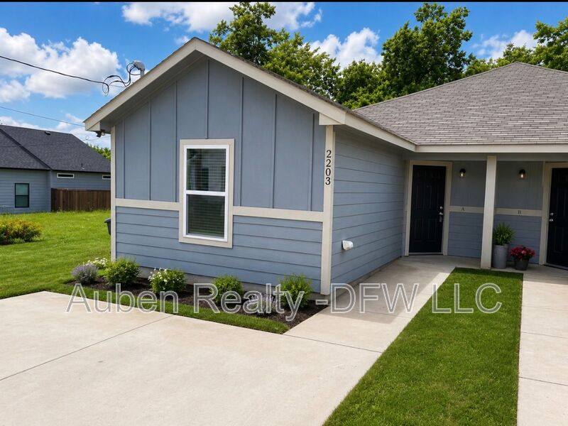 Apartment for rent at 2203 Henry St #A, Greenville, TX 75401