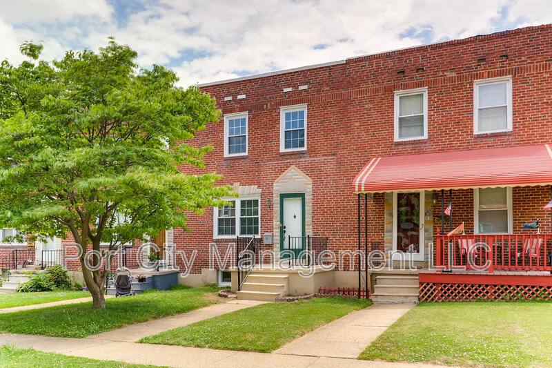 Townhouse for rent at 8617 Oak Rd, Parkville, MD 21234
