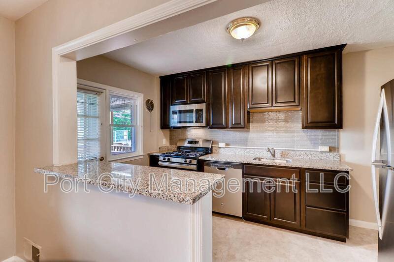 Townhouse for rent at 8617 Oak Rd, Parkville, MD 21234