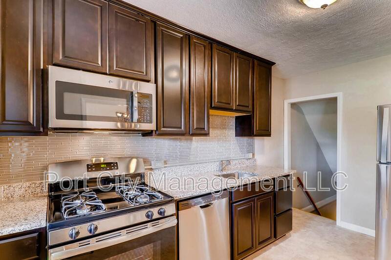 Townhouse for rent at 8617 Oak Rd, Parkville, MD 21234