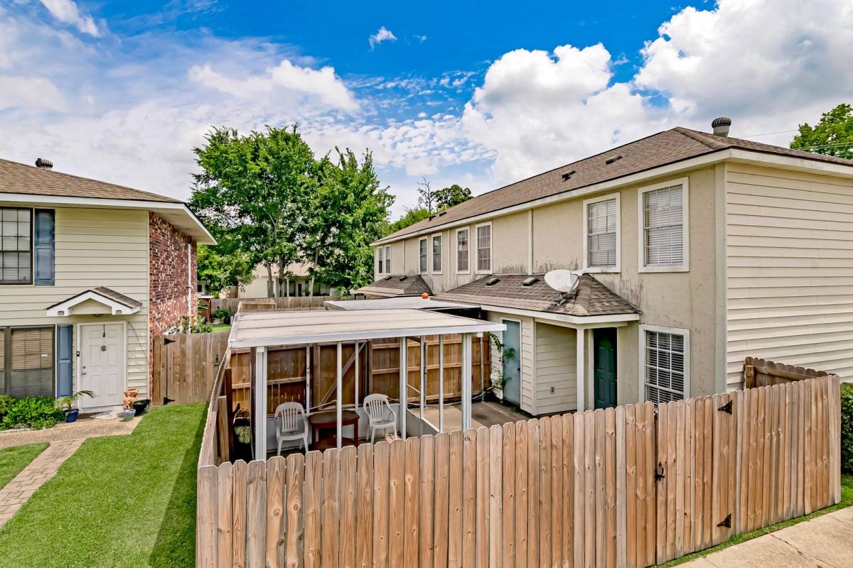 Townhouse for rent at 522 S Flannery Rd #A, Baton Rouge, LA 70815