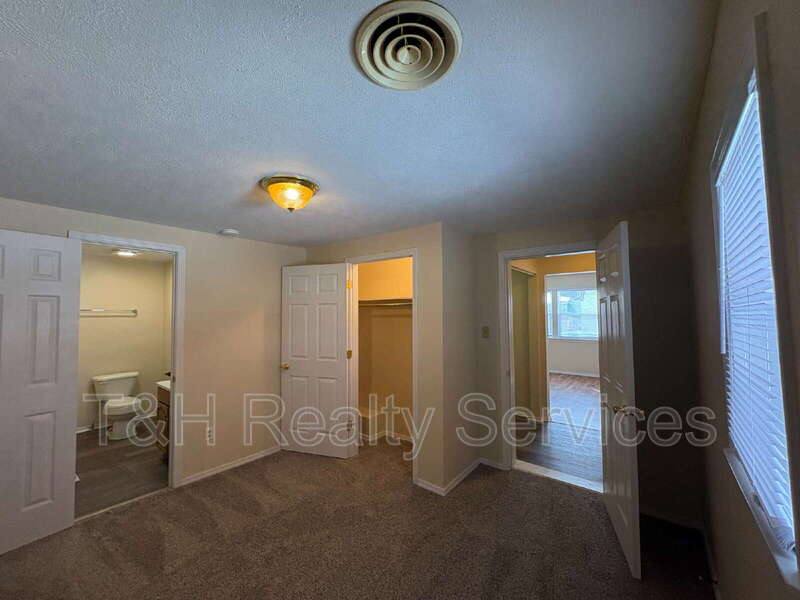 House for rent at 609 1 2 S Crystal St, Kokomo, IN 46901