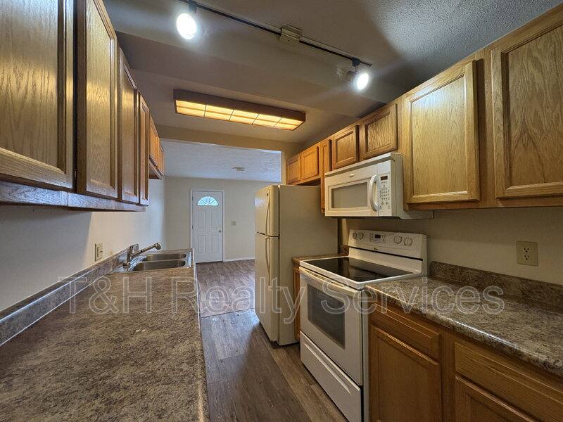 House for rent at 609 1 2 S Crystal St, Kokomo, IN 46901