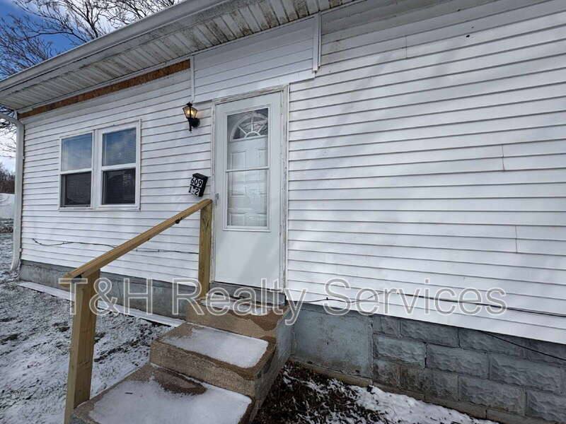 House for rent at 609 1 2 S Crystal St, Kokomo, IN 46901