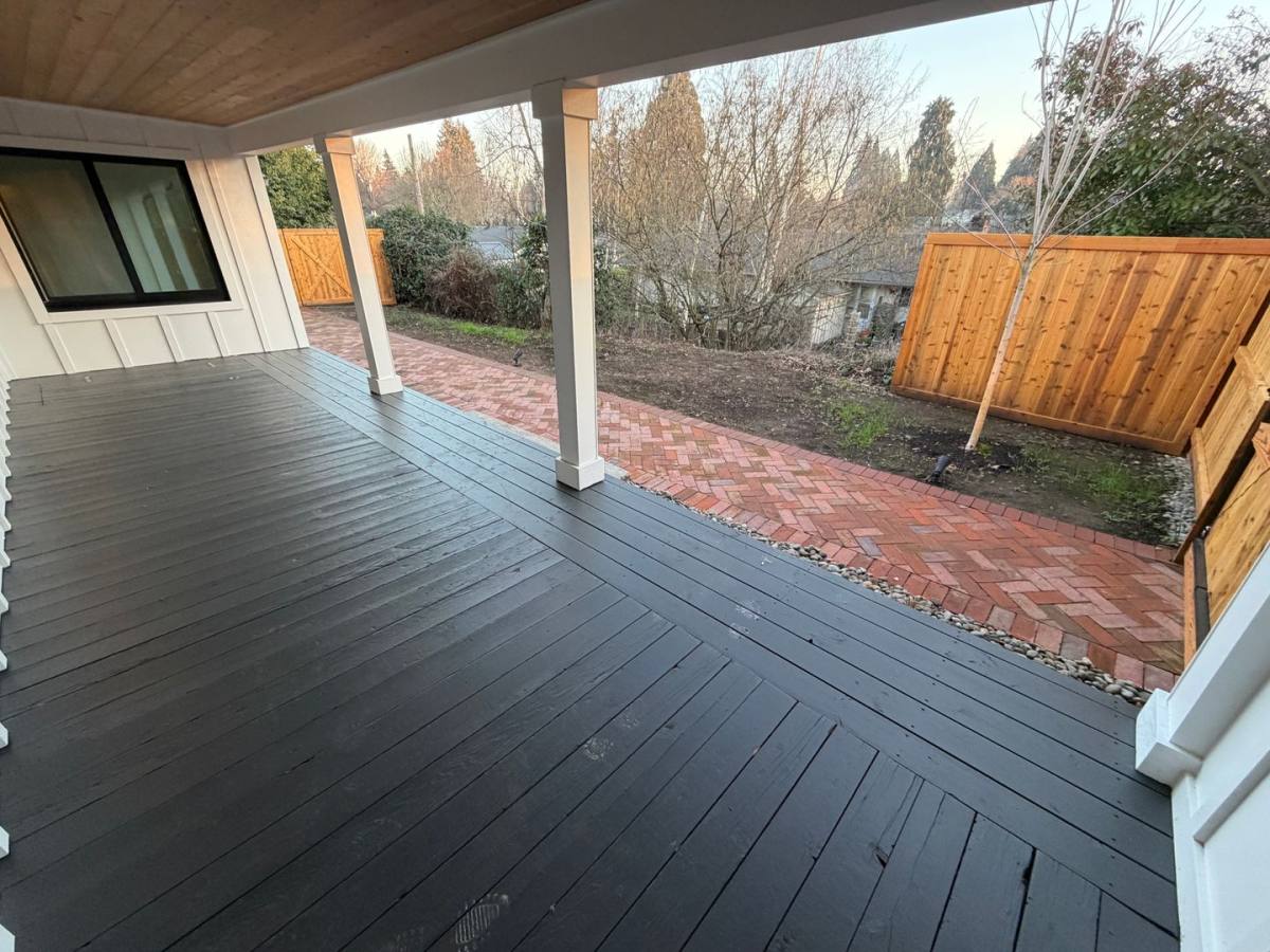 House for rent at 1045 Oakway Dr, Eugene, OR 97401