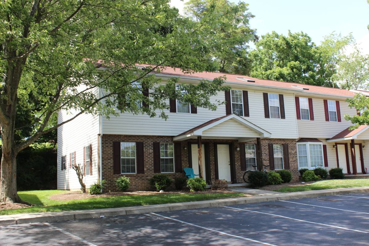Townhouse for rent at 888 Patrick Henry Dr, Blacksburg, VA 24060