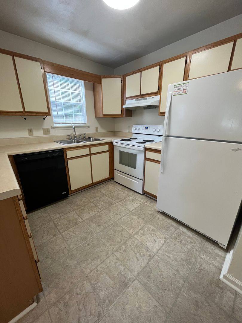 Townhouse for rent at 888 Patrick Henry Dr, Blacksburg, VA 24060