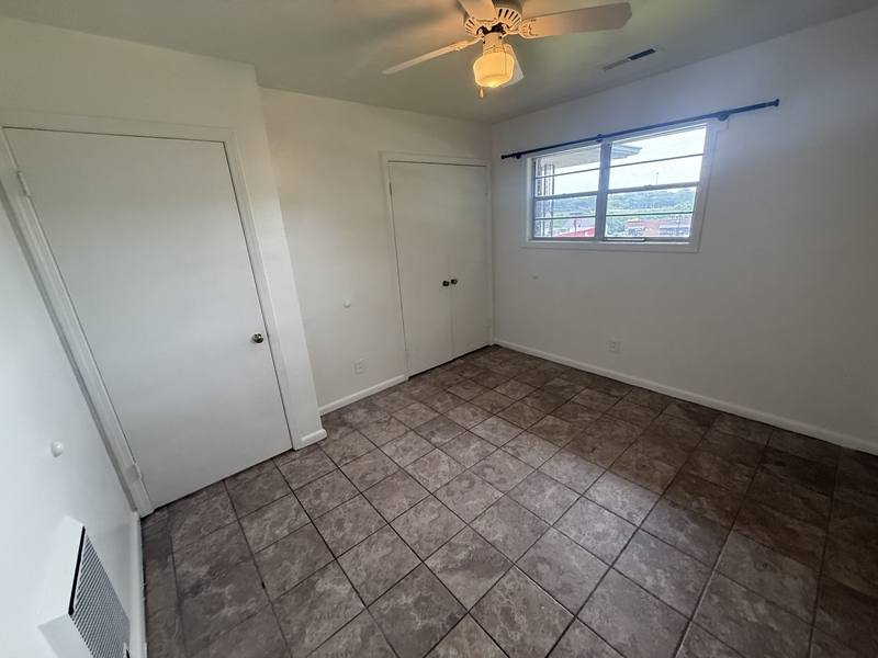 Apartment for rent at 903 Collinwood Ave, Florence, AL 35630