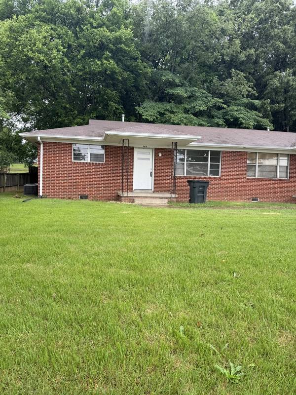 Apartment for rent at 903 Collinwood Ave, Florence, AL 35630