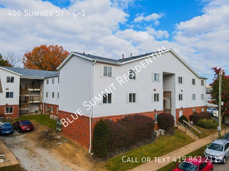 Apartment for rent at 406 Sumner St, Akron, OH 44304