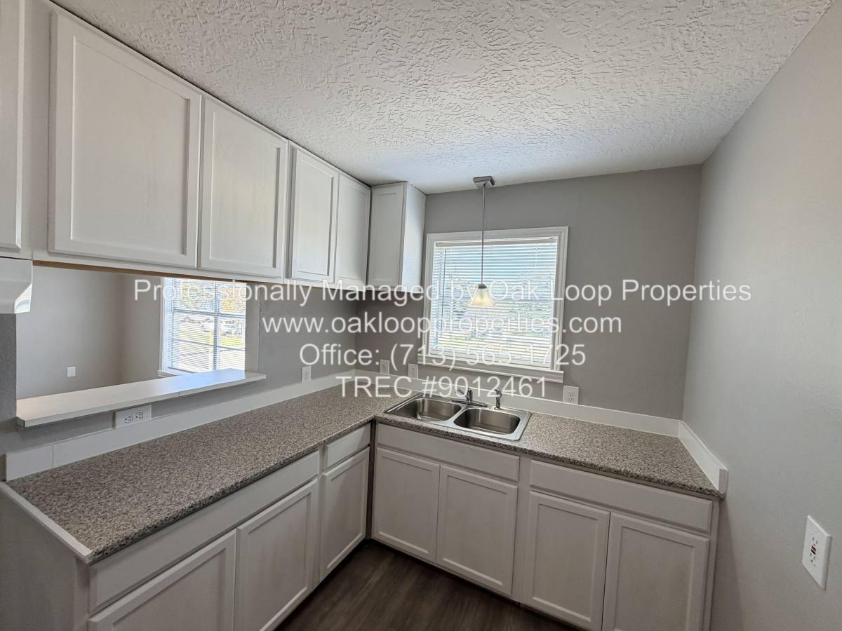 Apartment for rent at 1414 E Ave #A, Katy, TX 77493