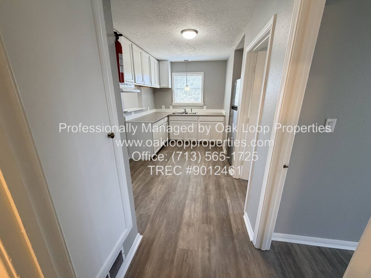 Apartment for rent at 1414 E Ave #A, Katy, TX 77493