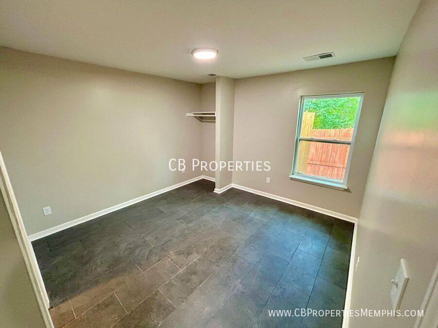 House for rent at 2967 Forest Ave, Memphis, TN 38112
