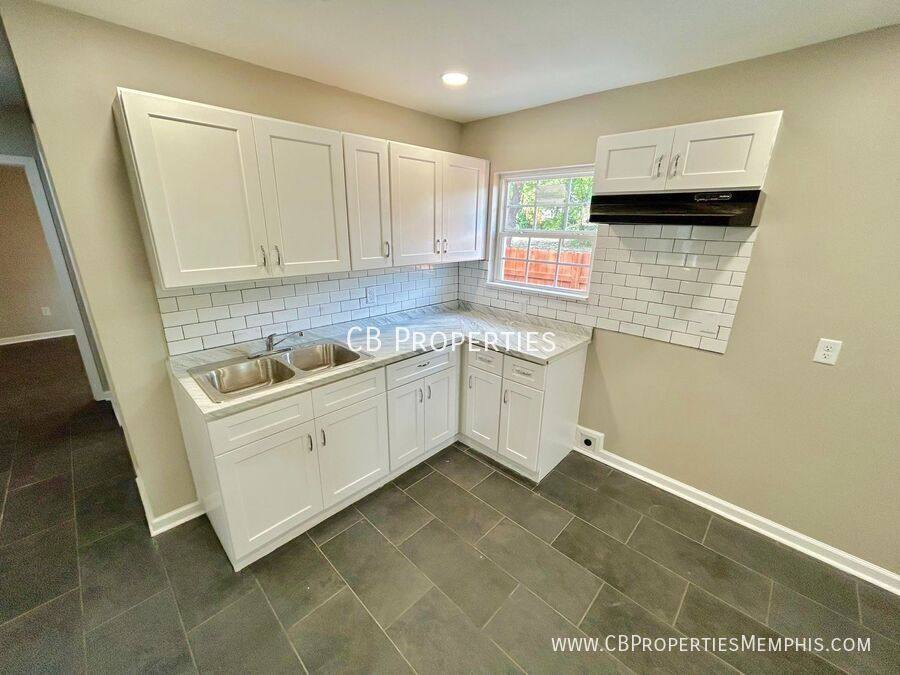 House for rent at 2967 Forest Ave, Memphis, TN 38112
