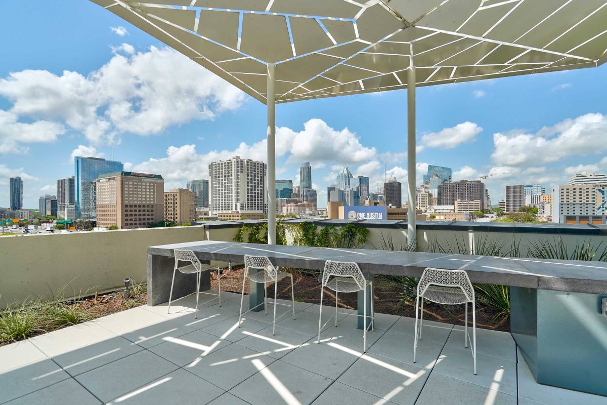 Apartment for rent at 800 Embassy Dr, Austin, TX 78702