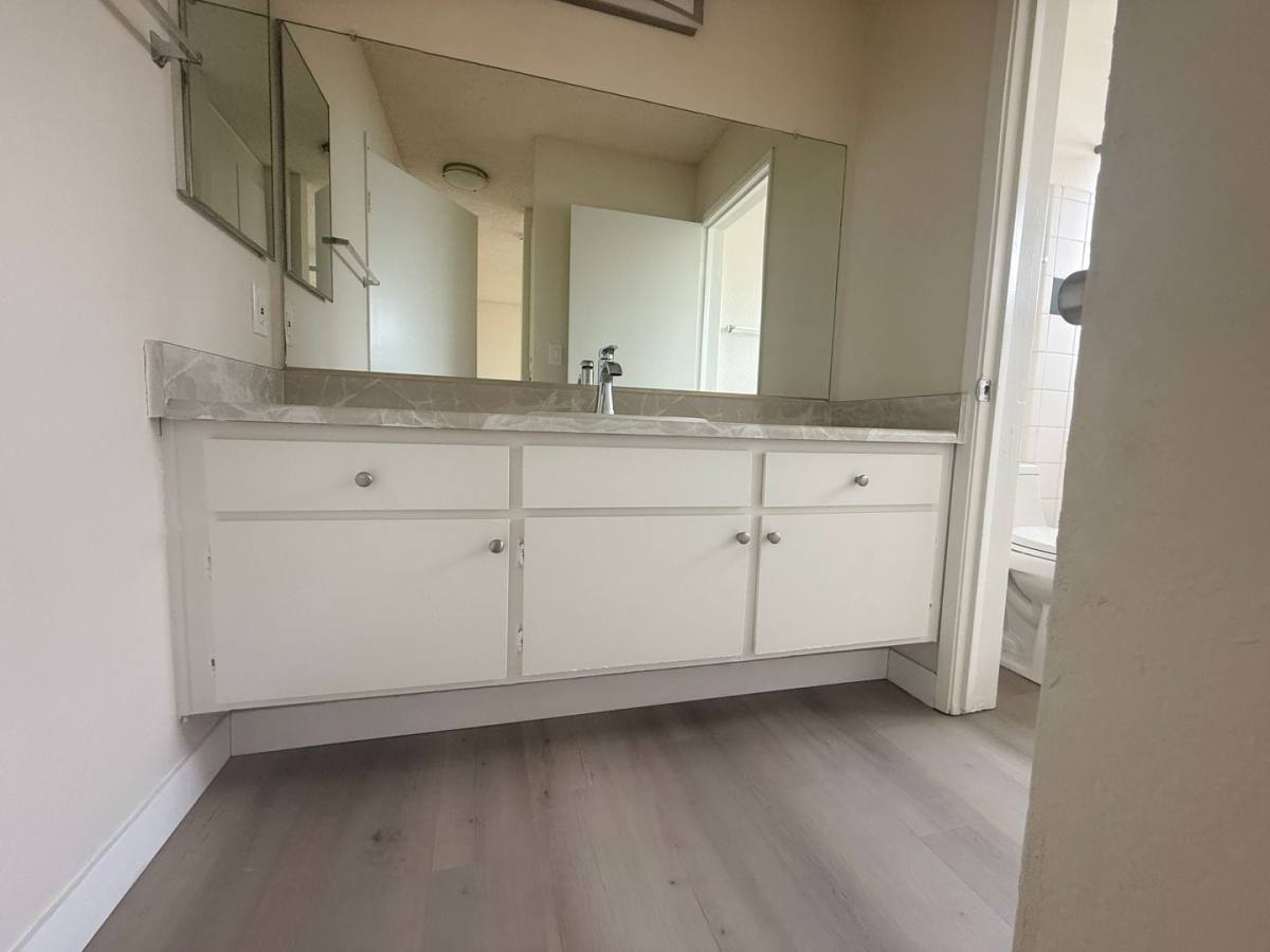 Apartment for rent at 10042 Commerce Ave, Tujunga, CA 91042