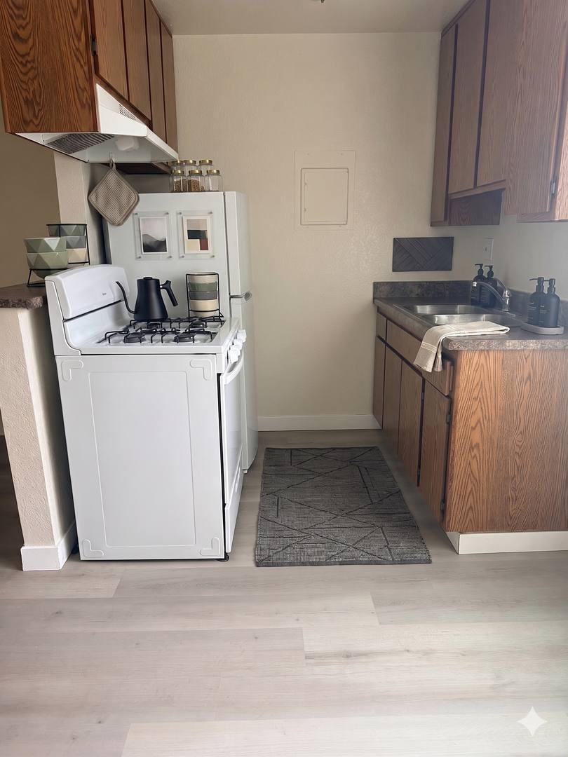 Apartment for rent at 10042 Commerce Ave, Tujunga, CA 91042