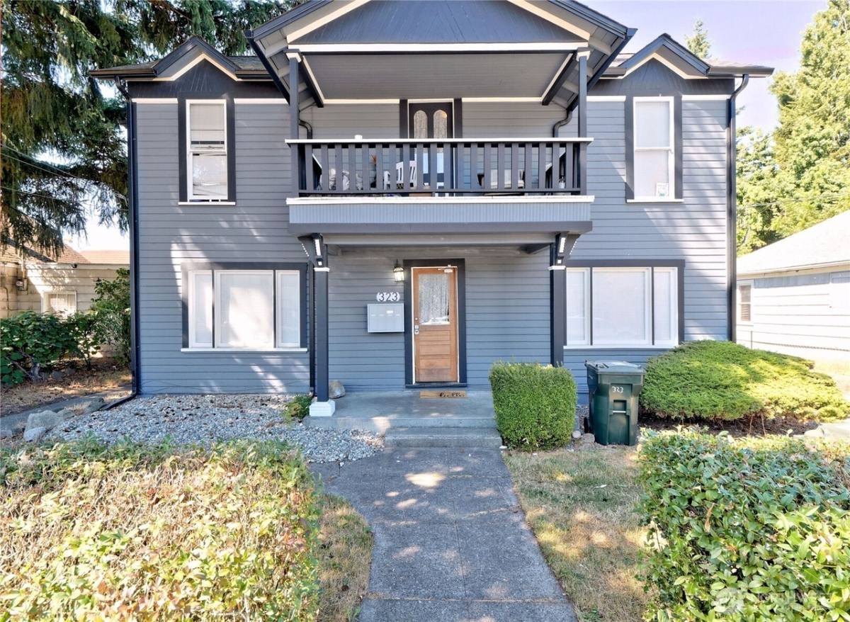 Apartment for rent at 323 1st Ave S #3, Kent, WA 98032
