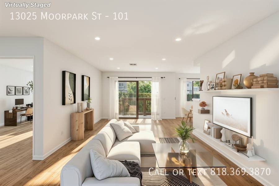 Townhouse for rent at 13025 Moorpark St #101, Studio City, CA 91604
