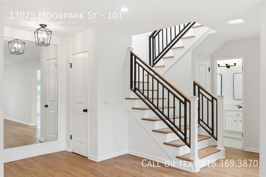 Townhouse for rent at 13025 Moorpark St #101, Studio City, CA 91604