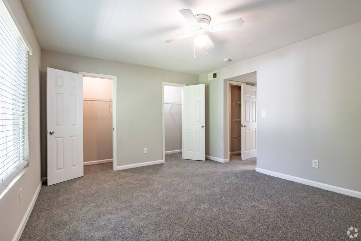 Apartment for rent at 4655 Glenwood Rd, Decatur, GA 30035