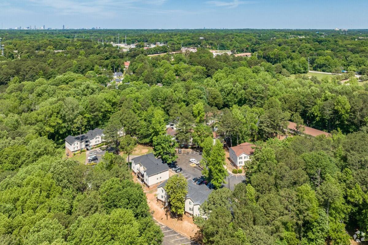 Apartment for rent at 4655 Glenwood Rd, Decatur, GA 30035